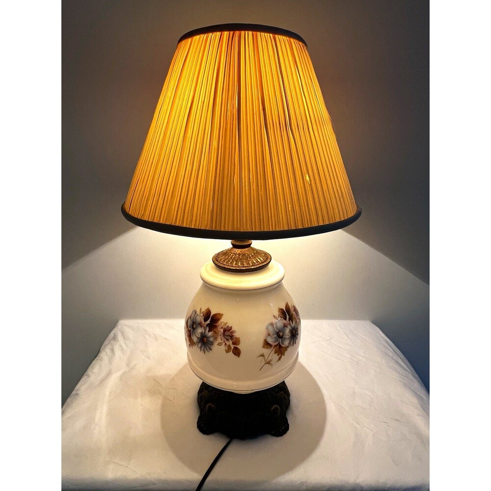 Vintage Floral Porcelain Dual Light Table Lamp 4-Way Switch Ornate Metal Base